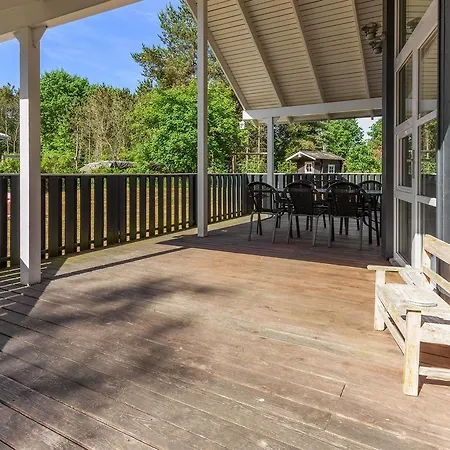Three-bedroom Holiday In Hals