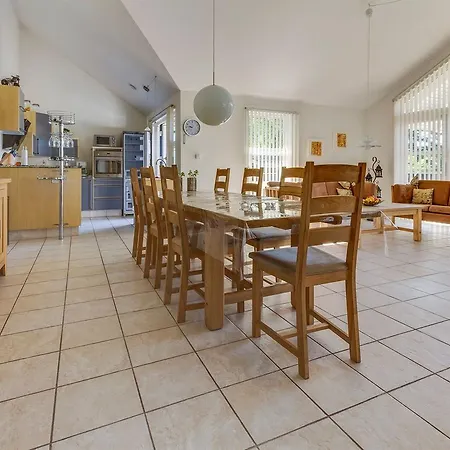 Three-bedroom Holiday In